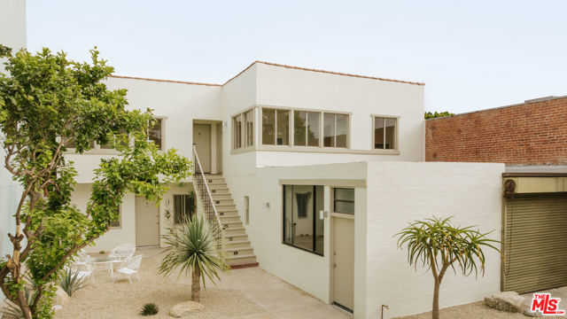 2218 Pico Boulevard photo 2