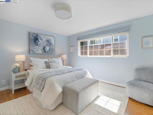 2457 San Carlos Ave, Castro Valley CA: https://media.crmls.org/mediaz/4d31f4cb-e04c-4962-8e01-8369aeccc178.jpg