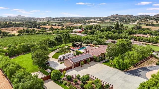 Image 28 of 36 For 30823 Hilltop View Ct