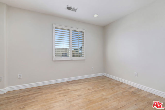 1471 S Crest Drive, Los Angeles CA: https://media.crmls.org/mediaz/4d322f31-aa03-457f-a853-4ce38c1320a5.jpg