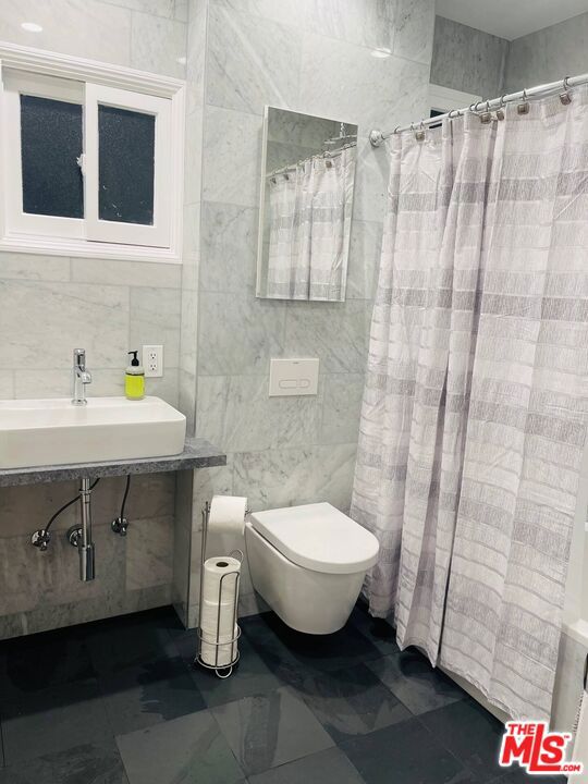 https://media.crmls.org/mediaz/4d329d72-f3da-4cc5-a29e-5d637a373350.jpg?preset=X-Large