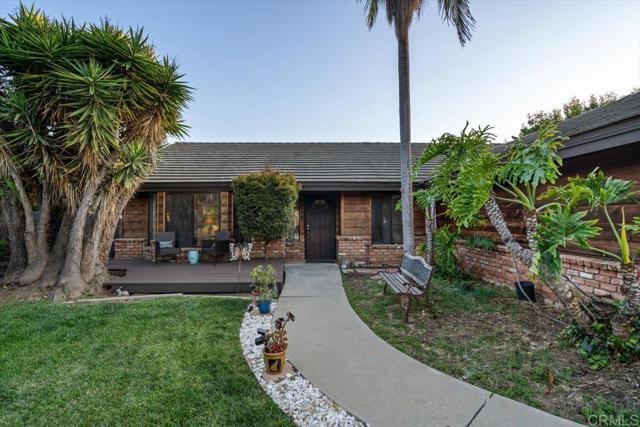 1315 Hermana Court, Vista CA: https://media.crmls.org/mediaz/4d32e150-b04d-4daf-ae60-8b35e694eccc.jpg