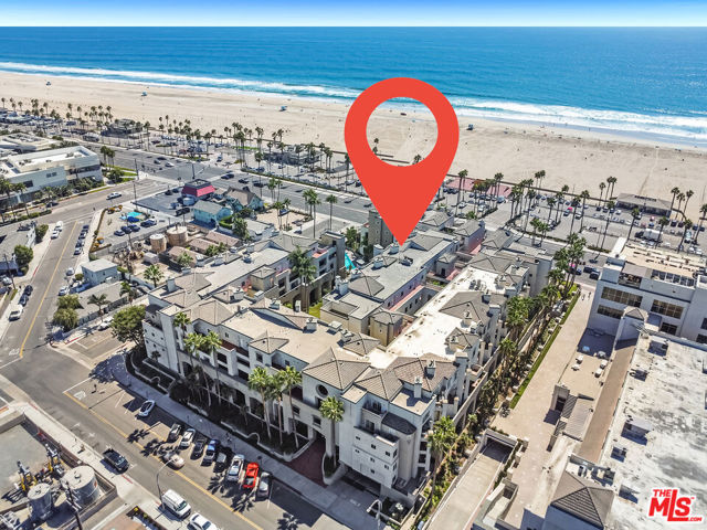 200 Pacific Coast Highway, Huntington Beach CA: https://media.crmls.org/mediaz/4d330db1-766f-45e7-a81c-238cd236e085.jpg
