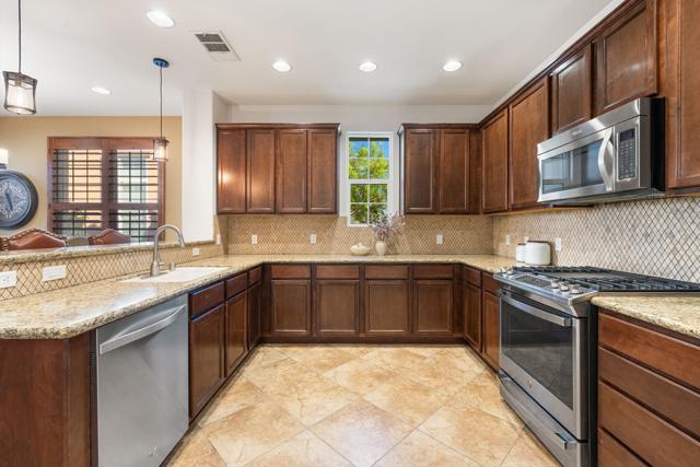 Image 16 of 44 For 52130 Desert Spoon Court