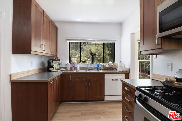 500 N Alta Vista Boulevard, Los Angeles CA: https://media.crmls.org/mediaz/4d33d41e-7d96-4273-bd55-76e09e61631b.jpg