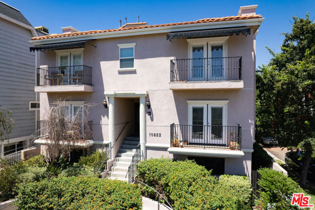 10835 Camarillo Street photo 2