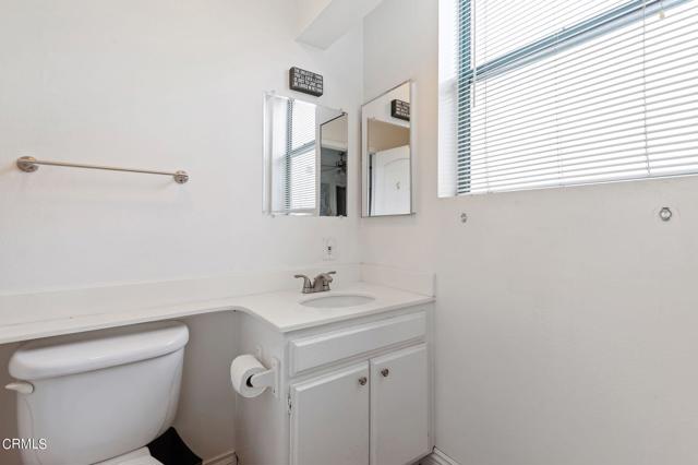 Detail Gallery Image 12 of 18 For 879 S B St, Oxnard,  CA 93030 - 2 Beds | 2/1 Baths