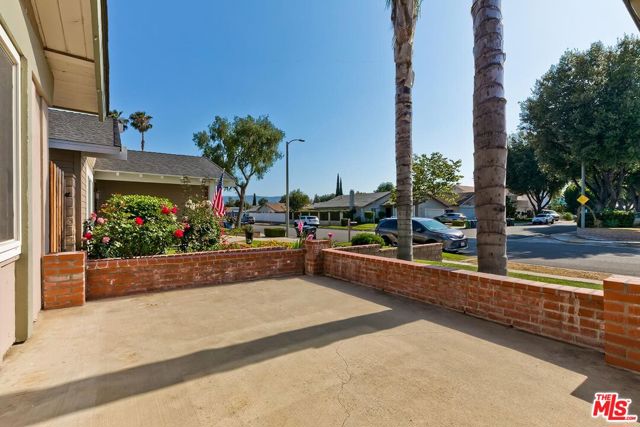2286 Goddard Avenue, Simi Valley CA: https://media.crmls.org/mediaz/4d3492ae-5c00-4b10-a3db-01204c987975.jpg