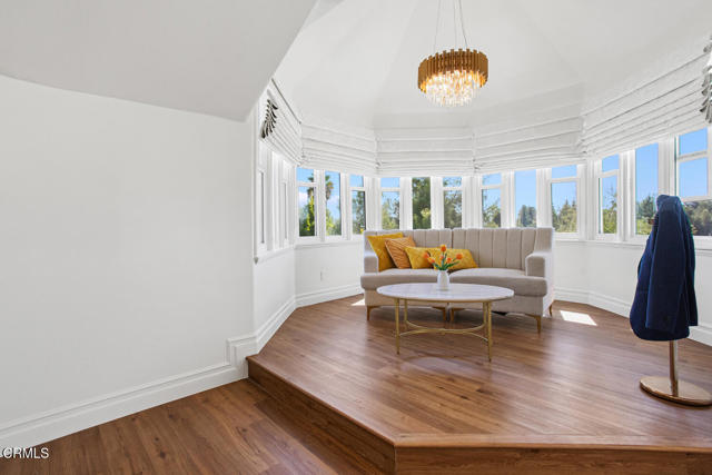 848 Greenridge Drive, La Canada Flintridge CA: https://media.crmls.org/mediaz/4d34b71e-dae5-48d6-a1a0-68e0bd39b68e.jpg