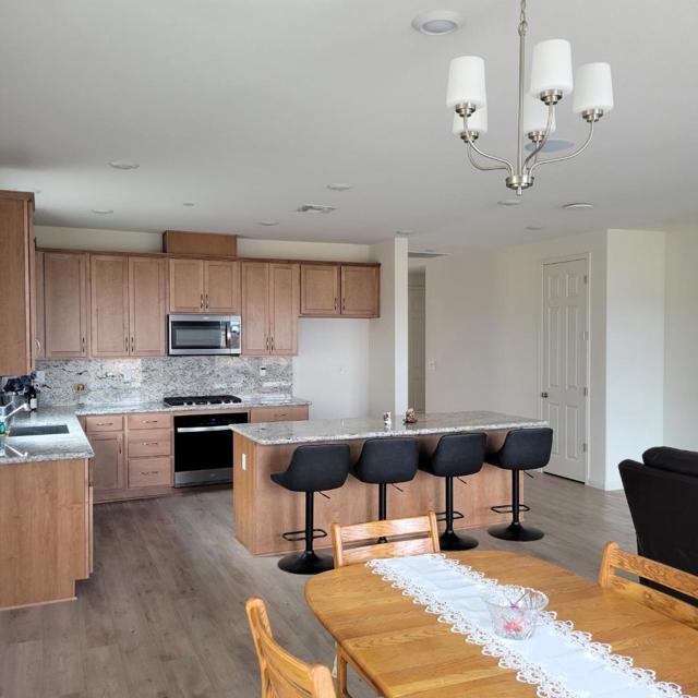 2080 Fuchsia Drive, Hollister CA: https://media.crmls.org/mediaz/4d358251-3b95-4db8-942e-8149ec4e3208.jpg