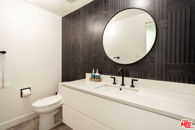 1823 N Fuller Avenue, Los Angeles CA: https://media.crmls.org/mediaz/4d35ab55-03ac-4595-9b1a-14efe43dc5c4.jpg