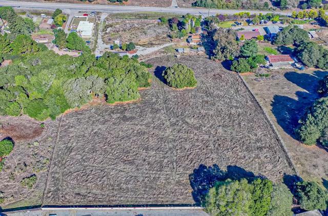 15108 Castroville Boulevard, Castroville CA: https://media.crmls.org/mediaz/4d35c2eb-cf05-4db4-8b90-d49b9cca668c.jpg