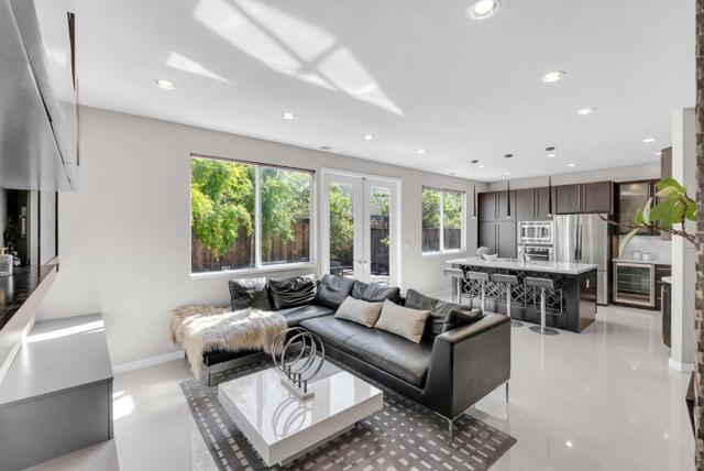 Image 15 of 59 For 364 Gardenia Drive