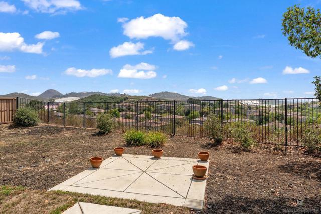 5527 Alexandrine Ct, Oceanside CA: https://media.crmls.org/mediaz/4d369e56-26c6-4a55-b76a-ca358eaec760.jpg