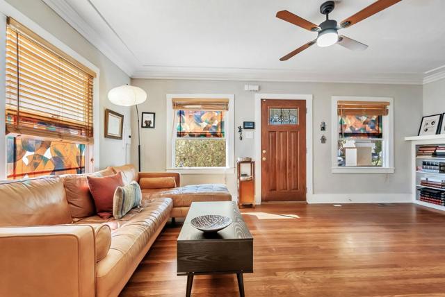 2452 Humboldt Avenue, Oakland CA: https://media.crmls.org/mediaz/4d36af67-11b4-410e-bb74-4f35db74f383.jpg