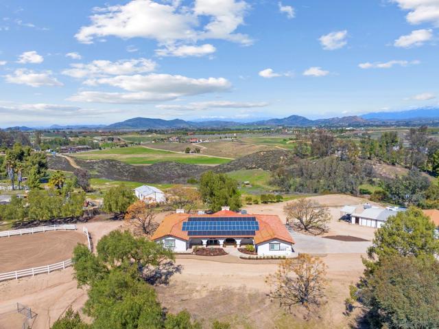34020 Madera De Playa, Temecula CA: https://media.crmls.org/mediaz/4d36c79b-7aa5-4e91-85e8-d75527887dd6.jpg