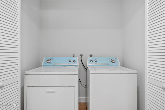 6848 Poppyview Drive, Oak Park CA: https://media.crmls.org/mediaz/4d36d3b7-6112-487c-a1ab-9fb7b955bf01.jpg