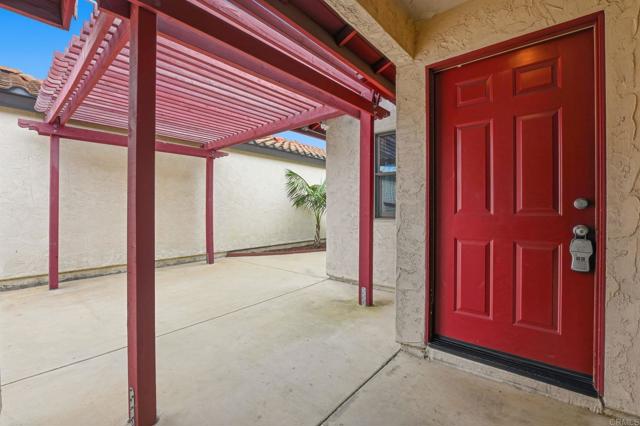 Detail Gallery Image 6 of 30 For 245 Smoke Tree Pl, Oceanside,  CA 92057 - 2 Beds | 2 Baths