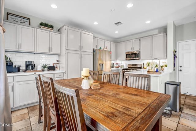 Detail Gallery Image 13 of 28 For 902 Paseo Brisas Lindas, Oxnard,  CA 93030 - 3 Beds | 2/1 Baths