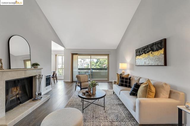 Image 2 of 31 For 77 Fairmount Ave  317