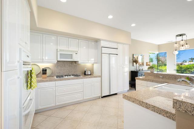 80080 Riviera, La Quinta CA: https://media.crmls.org/mediaz/4d3a6448-780c-4a35-a4a8-b400be995d40.jpg