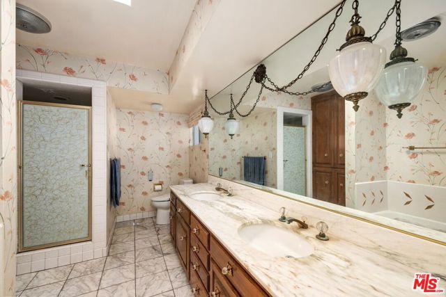 6505 S Halm Avenue, Los Angeles CA: https://media.crmls.org/mediaz/4d3aefde-fd2b-4f3b-8298-ef4b36d6aad9.jpg