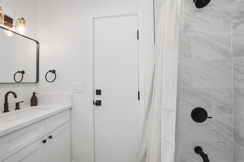 https://media.crmls.org/mediaz/4d3b04f6-de0d-4317-9ed3-e5fec239285f.jpg?preset=X-Large