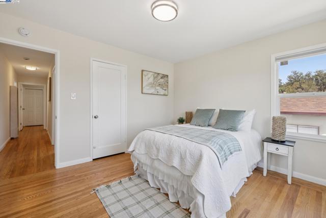 2643 99Th Ave, Oakland CA: https://media.crmls.org/mediaz/4d3b6f63-2b9b-4b35-b054-8c05fd9085e3.jpg