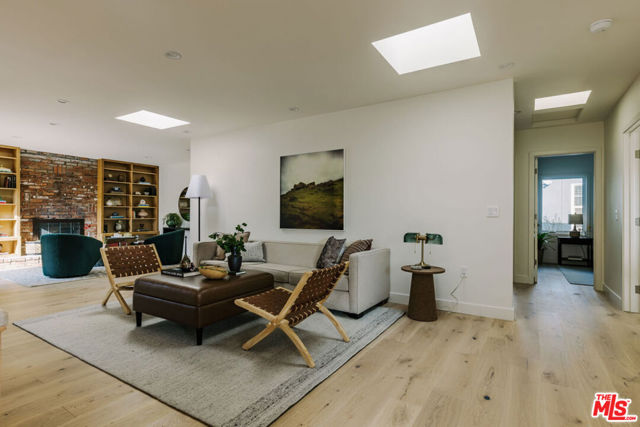 5168 Emporia Avenue, Culver City CA: https://media.crmls.org/mediaz/4d3b7fbf-38a5-493c-8acc-6eb6dac1dfbc.jpg