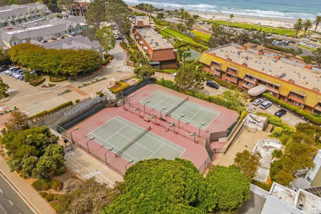 1552 Camino Del Mar, Del Mar CA: https://media.crmls.org/mediaz/4d3b8359-61f5-42d8-8b0a-59cbc160bd16.jpg