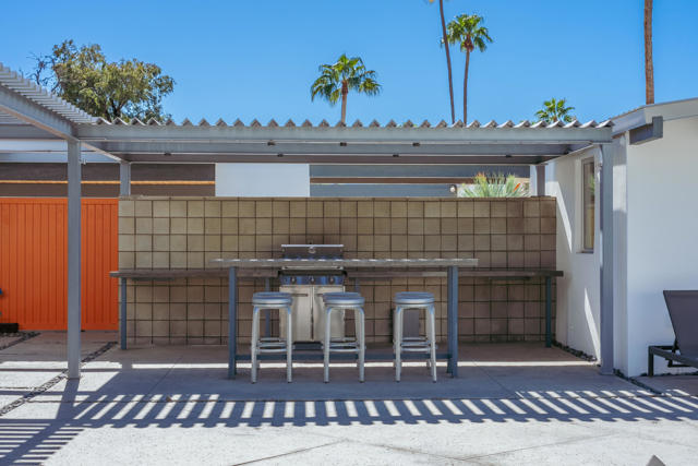 438 E Racquet Club Road, Palm Springs, CA 92262