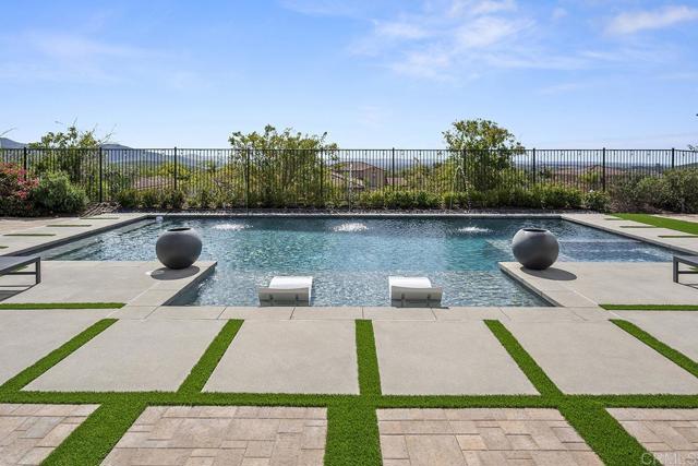 Detail Gallery Image 4 of 75 For 3224 Corte Melano, Chula Vista,  CA 91914 - 4 Beds | 3/1 Baths