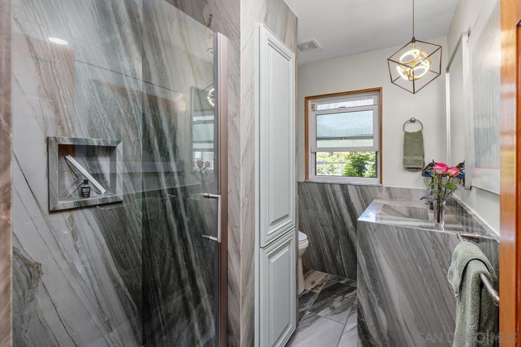 2388 Juan Street - photo 16
