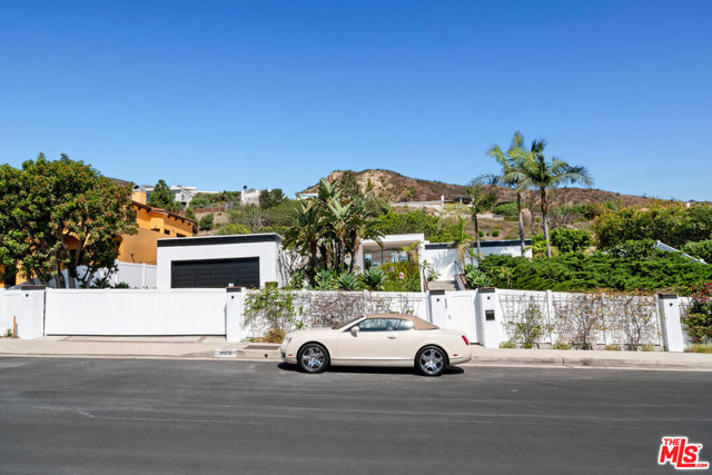 Drew Fenton | 18073 Sandy Cape Drive Pacific Palisades CA | MLS: 7432418