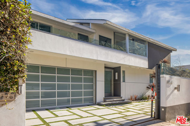 19640 Pacific Coast Highway, Malibu CA: https://media.crmls.org/mediaz/4d3d3276-07be-4768-87e2-dd2b6bf578d0.jpg
