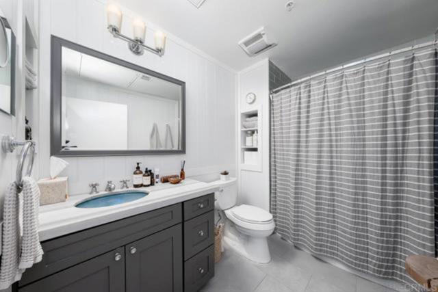 687 S Coast Highway, Encinitas CA: https://media.crmls.org/mediaz/4d3dcba8-b04a-48bf-b7fe-c438403dea4c.jpg