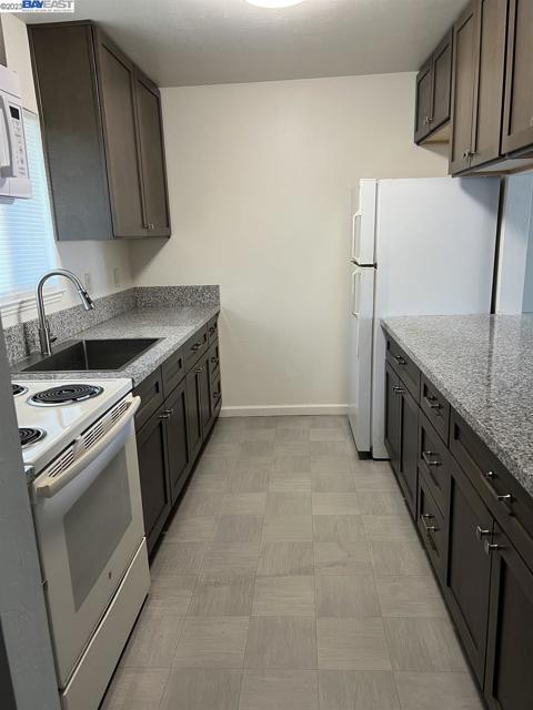 36976 Mulberry St, Newark CA: https://media.crmls.org/mediaz/4d3e1508-1eb7-494b-9d28-78ee06f5d191.jpg