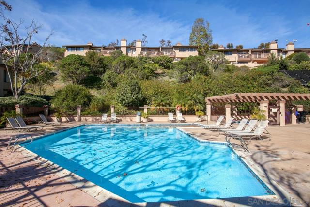 6028 Gaines St, San Diego CA: https://media.crmls.org/mediaz/4d3e1dcf-be57-46ab-9935-8845dd840df8.jpg