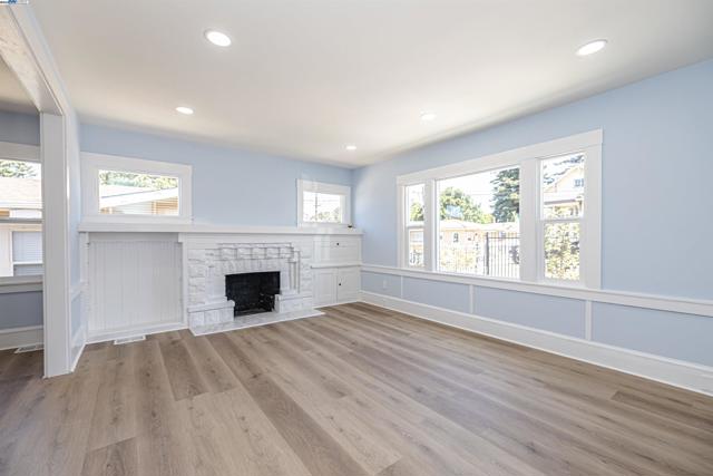4015 SAN JUAN ST, Oakland CA: https://media.crmls.org/mediaz/4d3e2a34-34bb-4b18-98d0-122b19efd34a.jpg