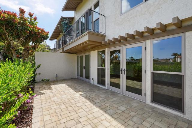 211 Via Osuna, Rancho Santa Fe CA: https://media.crmls.org/mediaz/4d3e3419-9bd4-4774-9d71-23f6f823cb30.jpg