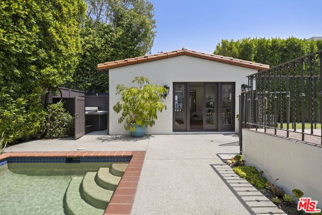 2714 Forrester Drive, Los Angeles CA: https://media.crmls.org/mediaz/4d3eb4cb-c4be-406c-abe8-6f4e108722ad.jpg