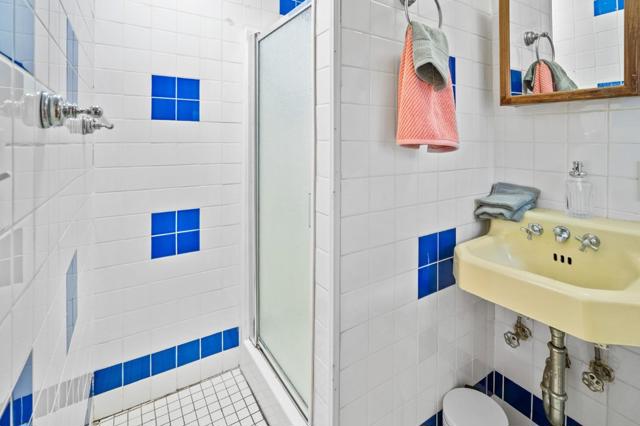 2066 Sterling Avenue, Menlo Park CA: https://media.crmls.org/mediaz/4d3ebfa3-818b-43e5-aa83-593d312d86b9.jpg