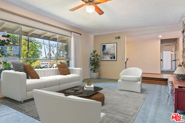 16840 Oak View Drive, Encino CA: https://media.crmls.org/mediaz/4d3f93f4-b39a-451c-a085-83c245d7f0fd.jpg