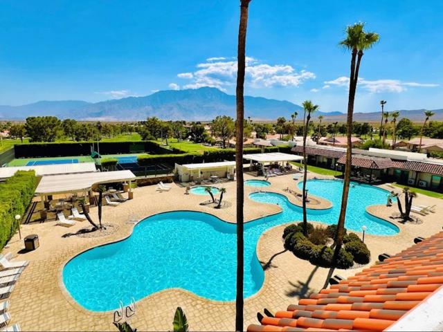 9631 Troon Court, Desert Hot Springs CA: https://media.crmls.org/mediaz/4d3fe5e1-a998-453e-bfa8-a5e819345381.jpg