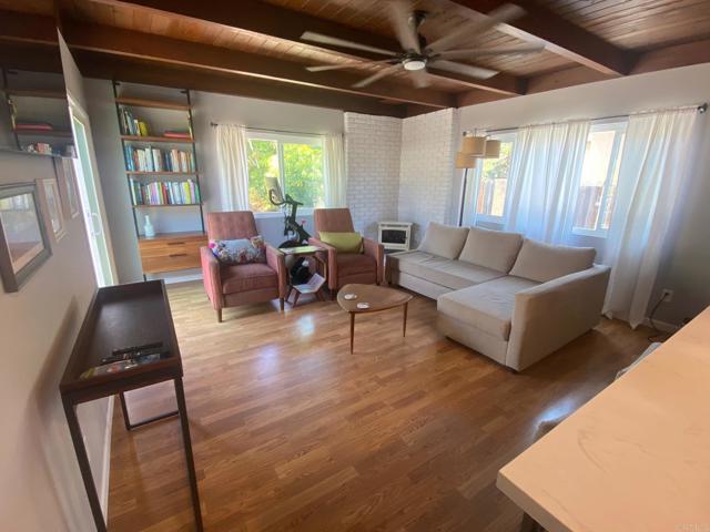 1464 Machado Street, Oceanside CA: https://media.crmls.org/mediaz/4d408587-544d-4d39-84e6-b072d18d4532.jpg