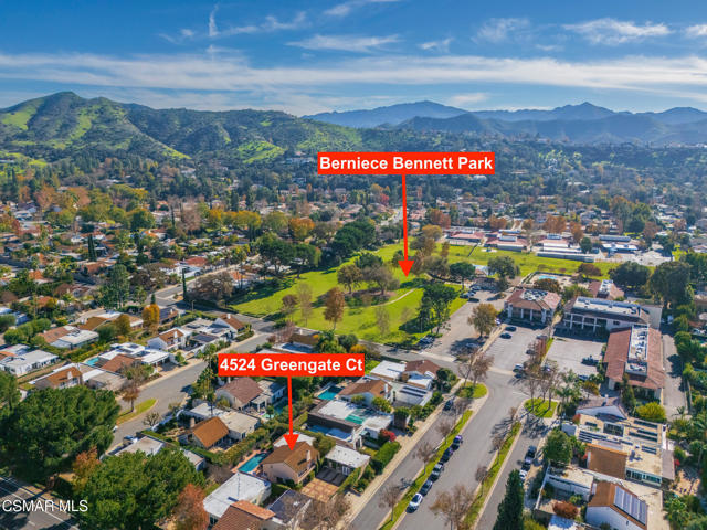 4524 Greengate Court, Westlake Village CA: https://media.crmls.org/mediaz/4d40db4a-ecb8-4b28-8e24-bc810ae74318.jpg