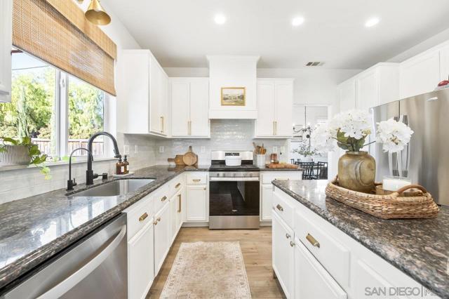 Image 12 of 41 For 26849 Silver Spur Ct