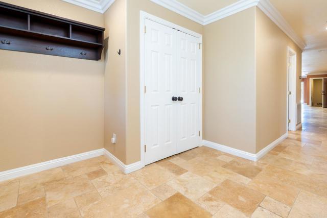 Detail Gallery Image 6 of 36 For 8364 Lake Ashwood Ave, San Diego,  CA 92119 - 4 Beds | 2/1 Baths