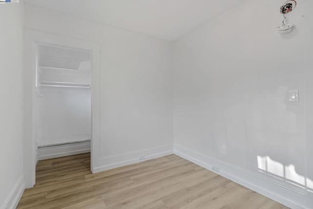 1273 98th Ave, Oakland CA: https://media.crmls.org/mediaz/4d41ffd7-54fd-455d-85d3-8e4ef95ec839.jpg