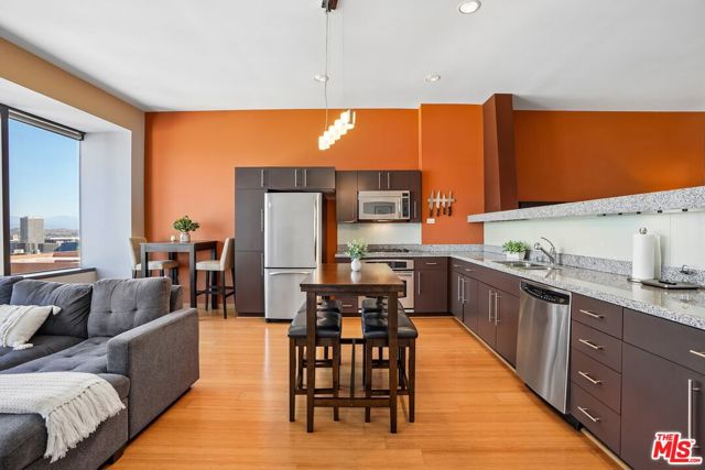 1100 Wilshire Boulevard, 2105 photo 9